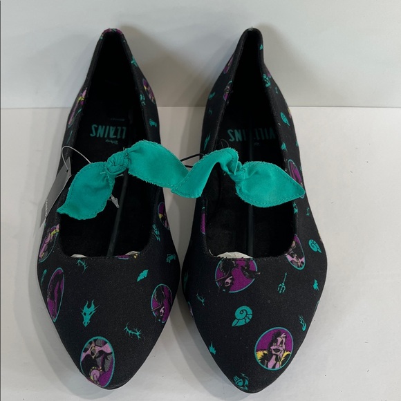 Disney Villains Mary Jane Flats NWT Size 9.5 from Torrid - Picture 1 of 8